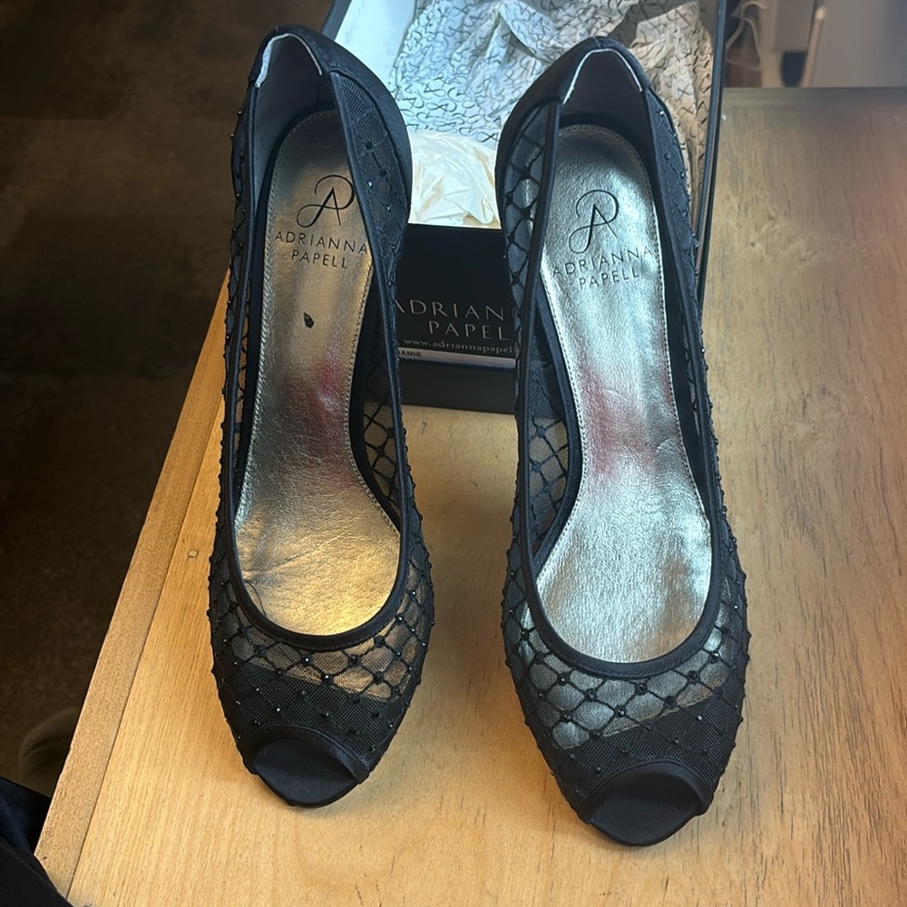 Adrianna Pappel open toe black shoes